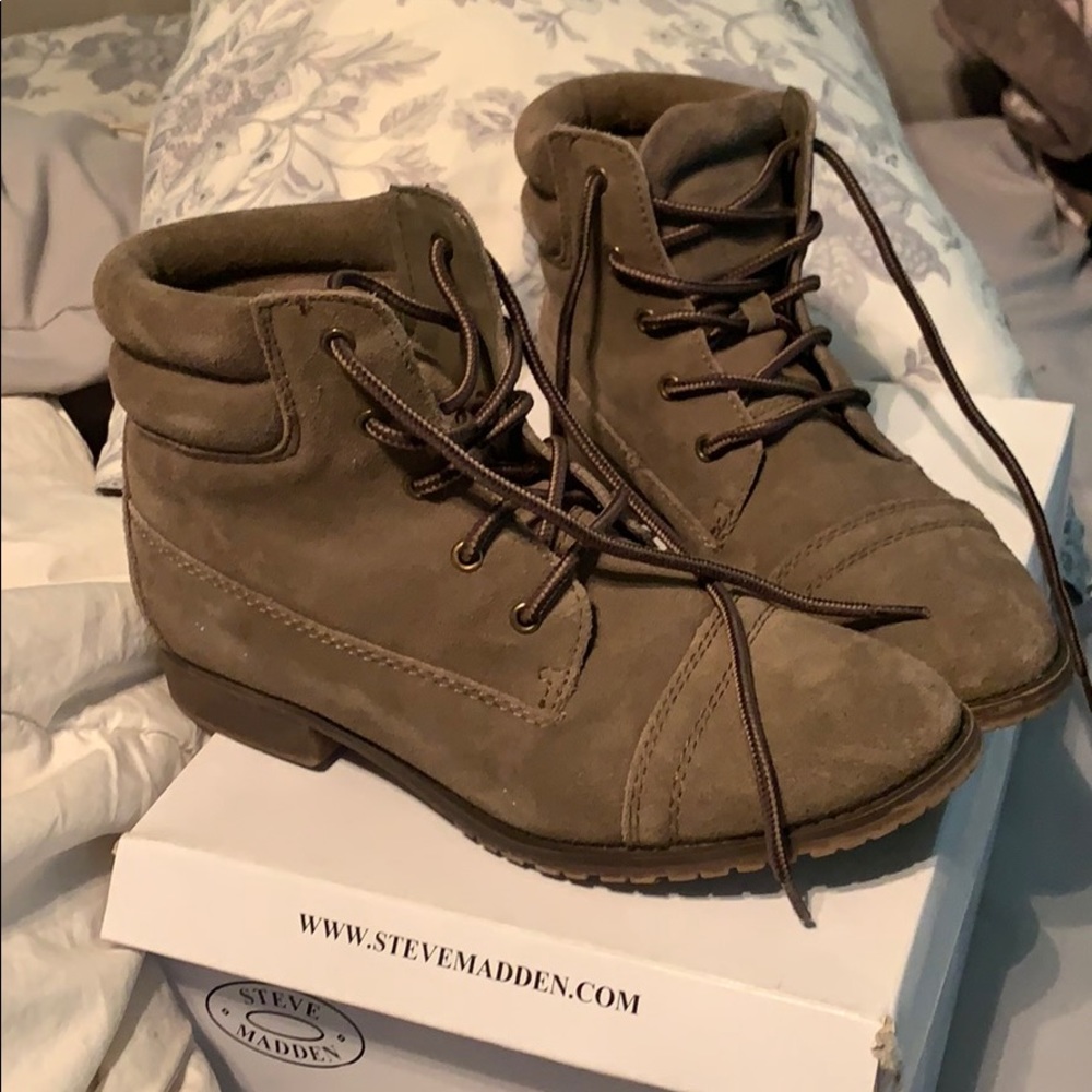 Steve Madden suede beige booties